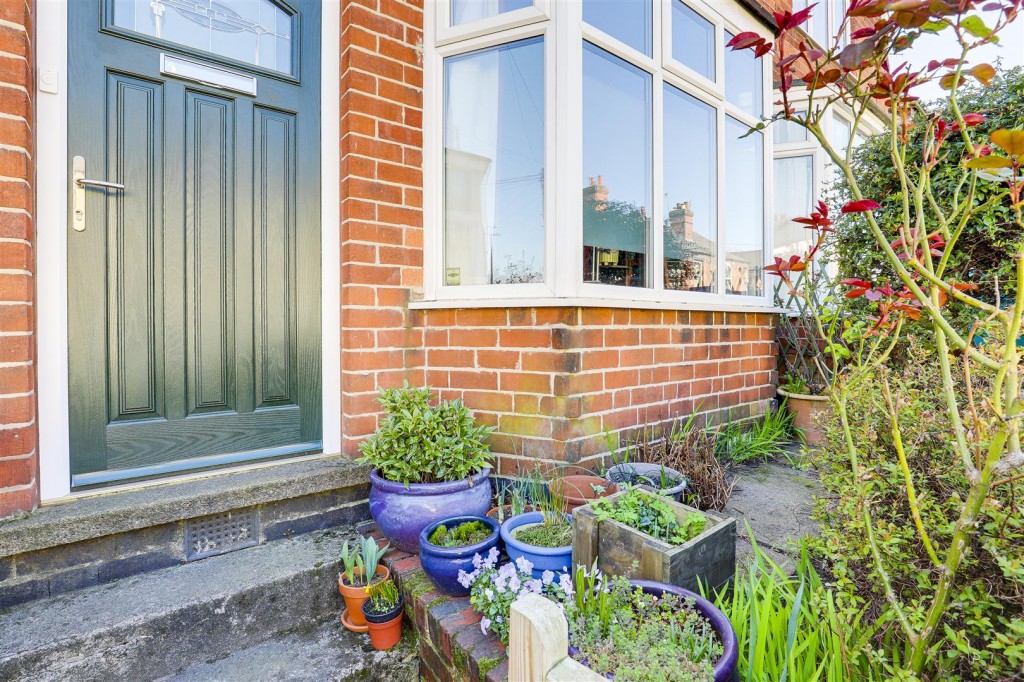 Isandula Road, Basford, Nottinghamshire, NG7 7ES