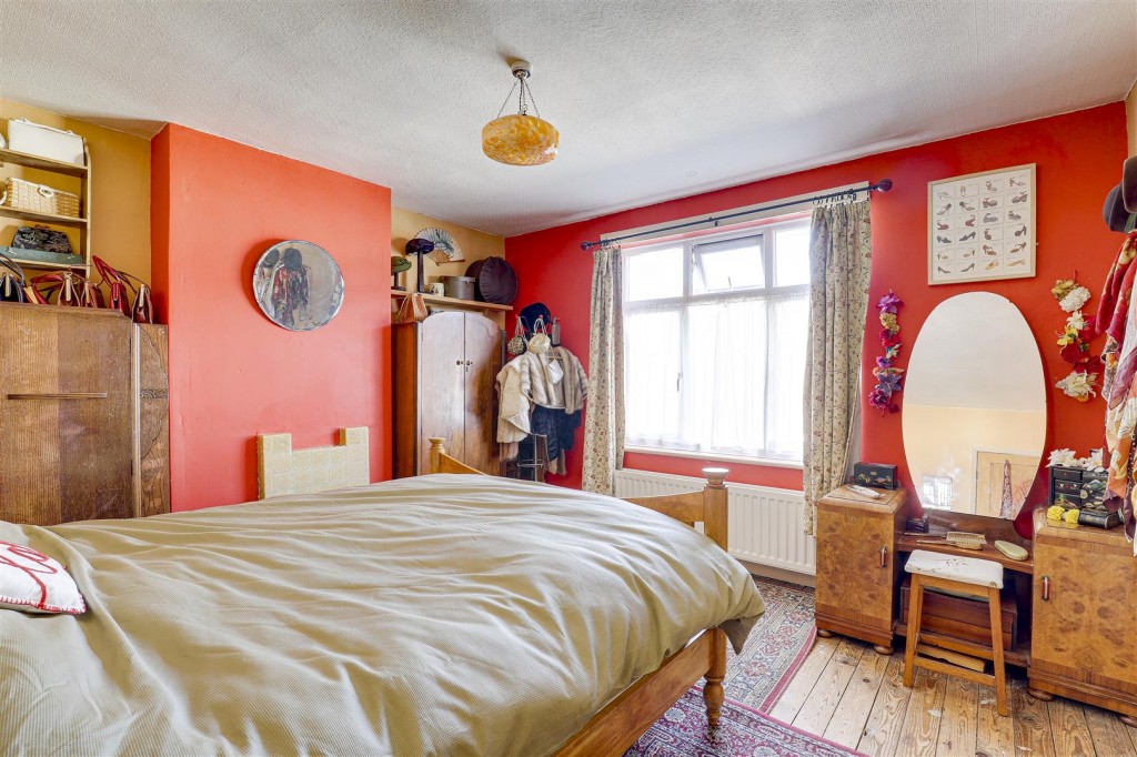 Isandula Road, Basford, Nottinghamshire, NG7 7ES