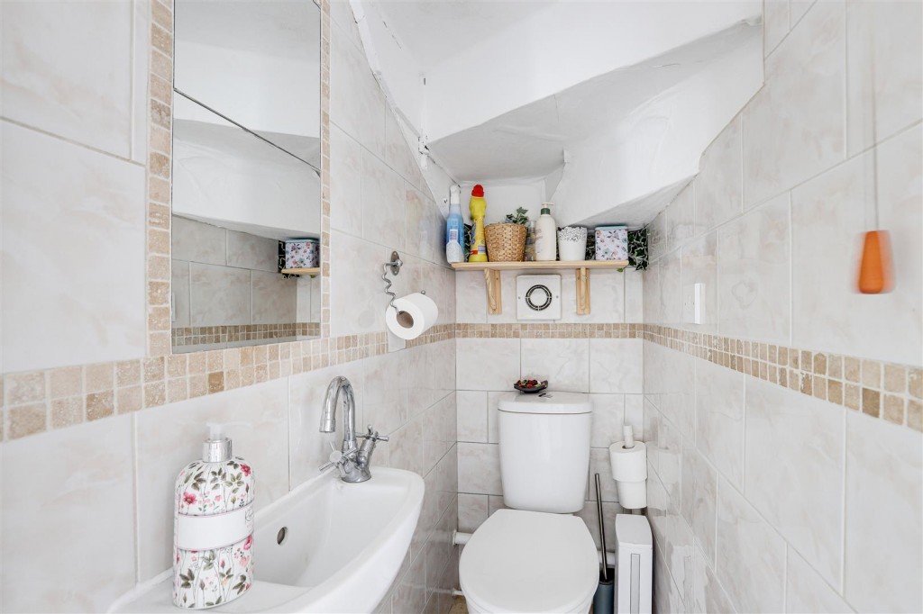 Haslemere Road, Bobbersmill, Nottinghamshire, NG8 5GJ