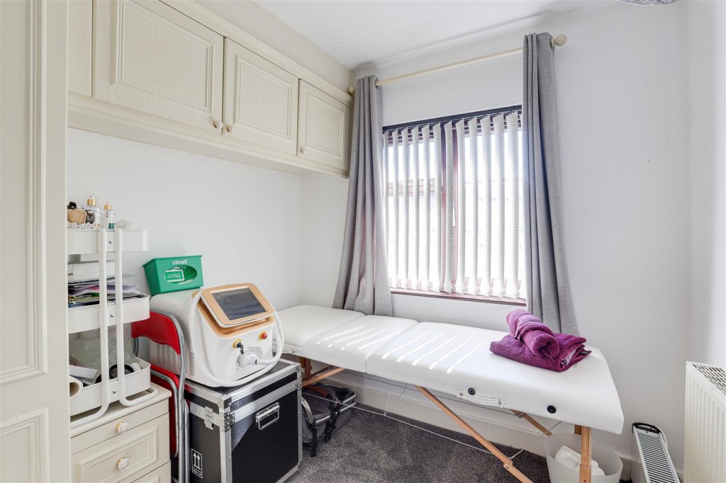 Haslemere Road, Bobbersmill, Nottinghamshire, NG8 5GJ