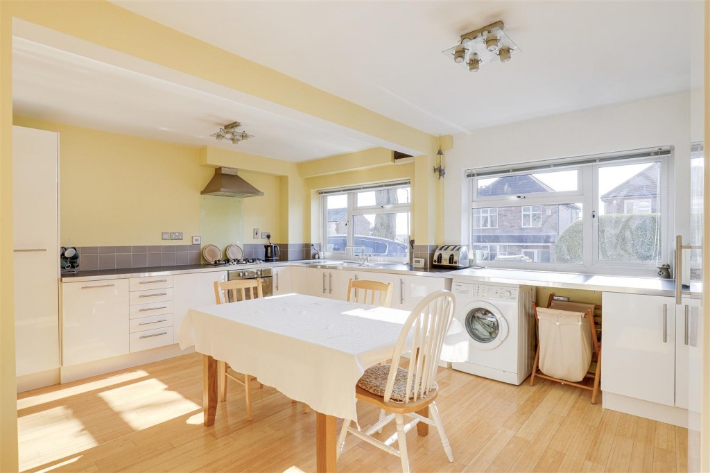 Lees Road, Mapperley, Nottinghamshire, NG3 6HB