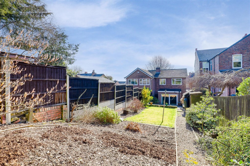 Lees Road, Mapperley, Nottinghamshire, NG3 6HB
