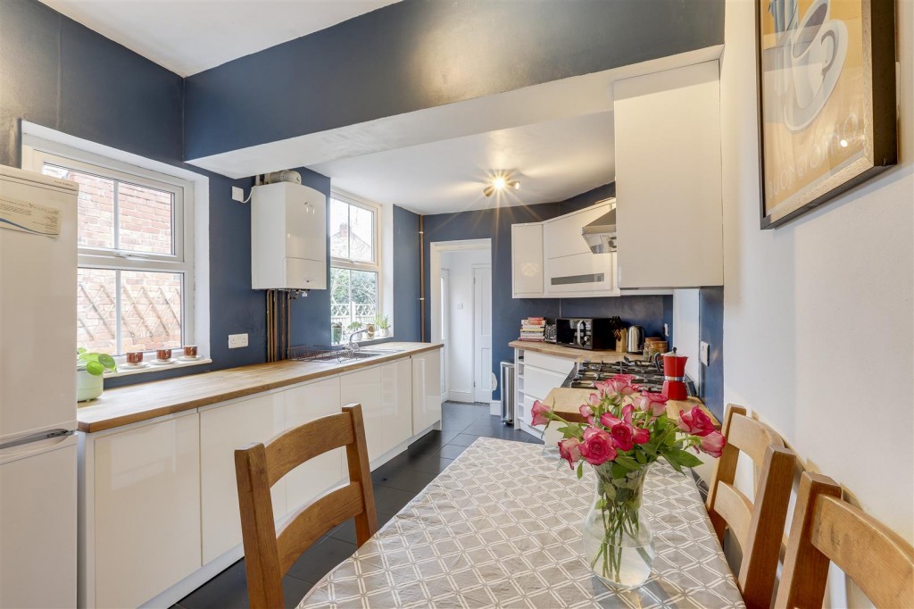Station Road, Beeston, Nottinghamshire, NG9 2AZ