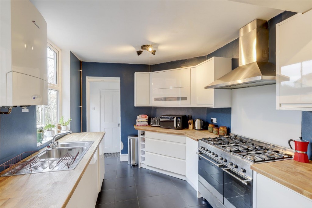 Station Road, Beeston, Nottinghamshire, NG9 2AZ