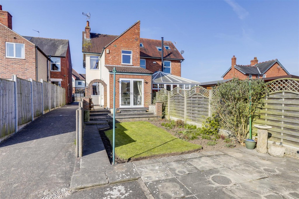 Park Road, Hucknall, Nottinghamshire, NG15 6LG