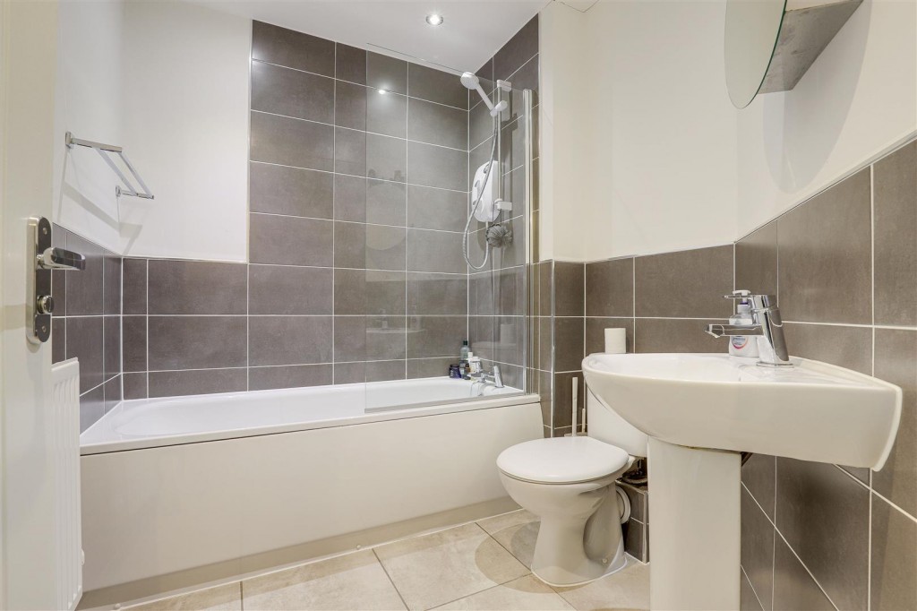 Spring Close, West Bridgford, Nottinghamshire, NG2 7YR