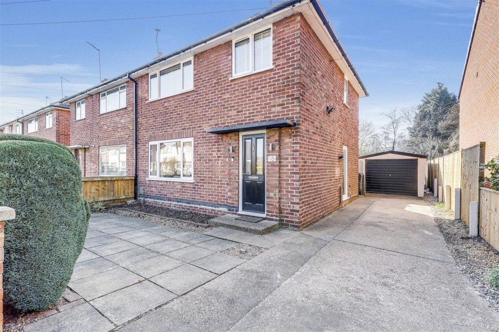 Launceston Crescent, Wilford, Nottinghamshire, NG11 7DN