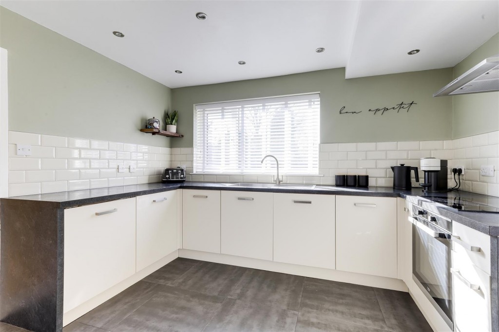 Launceston Crescent, Wilford, Nottinghamshire, NG11 7DN