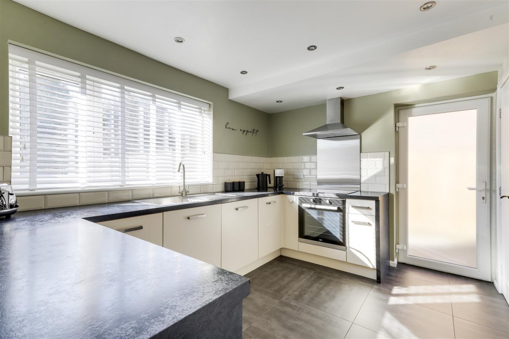 Launceston Crescent, Wilford, Nottinghamshire, NG11 7DN