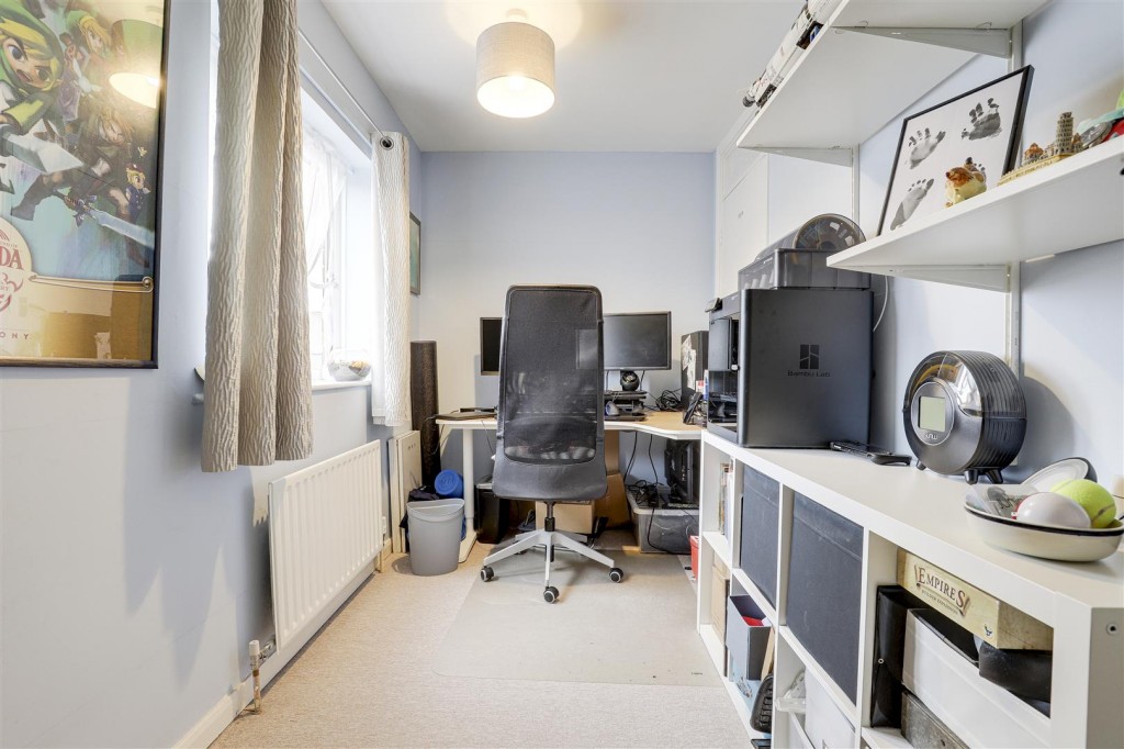 Mildenhall Crescent, Bestwood Park, Nottinghamshire, NG5 5RS
