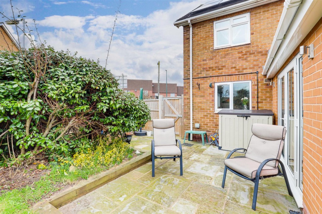 Mildenhall Crescent, Bestwood Park, Nottinghamshire, NG5 5RS