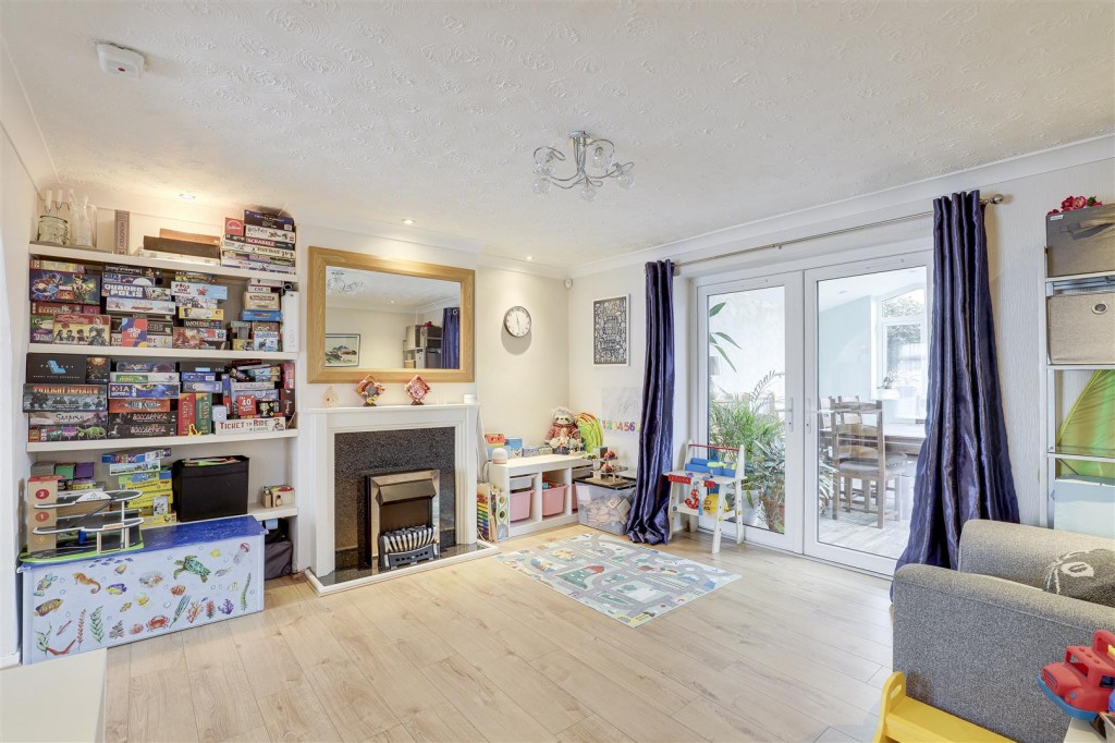 Mildenhall Crescent, Bestwood Park, Nottinghamshire, NG5 5RS