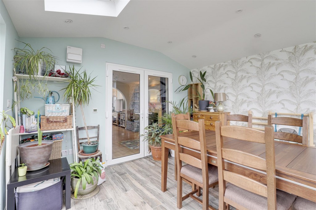 Mildenhall Crescent, Bestwood Park, Nottinghamshire, NG5 5RS