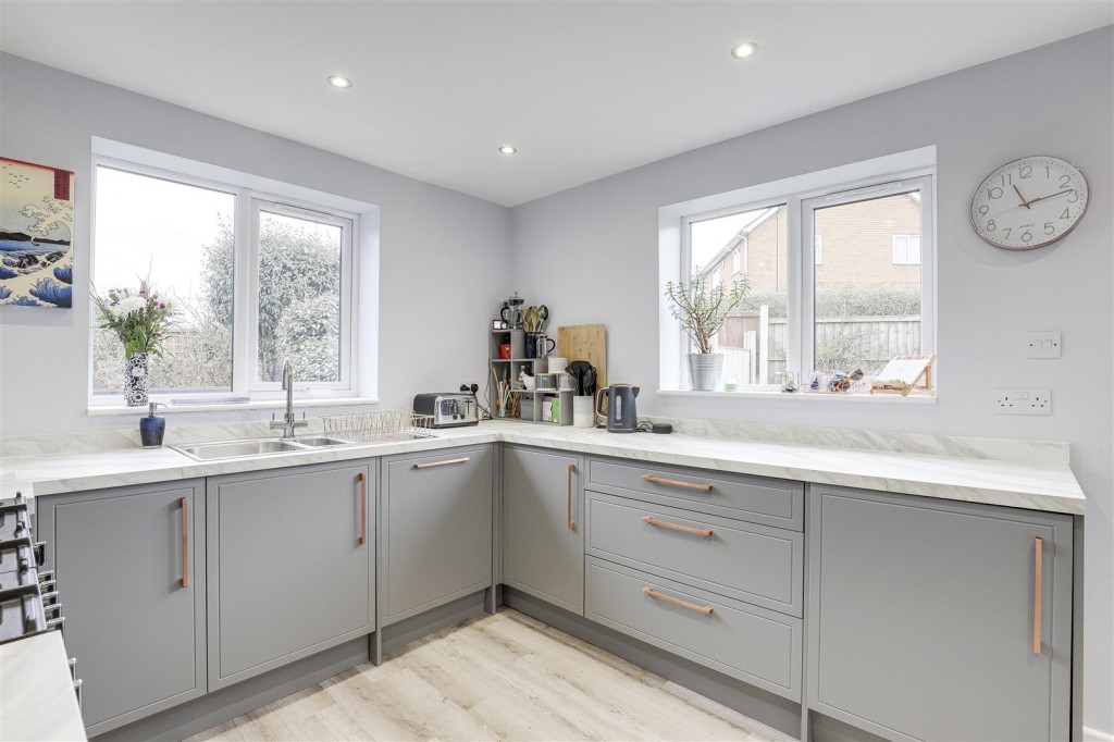 Mildenhall Crescent, Bestwood Park, Nottinghamshire, NG5 5RS