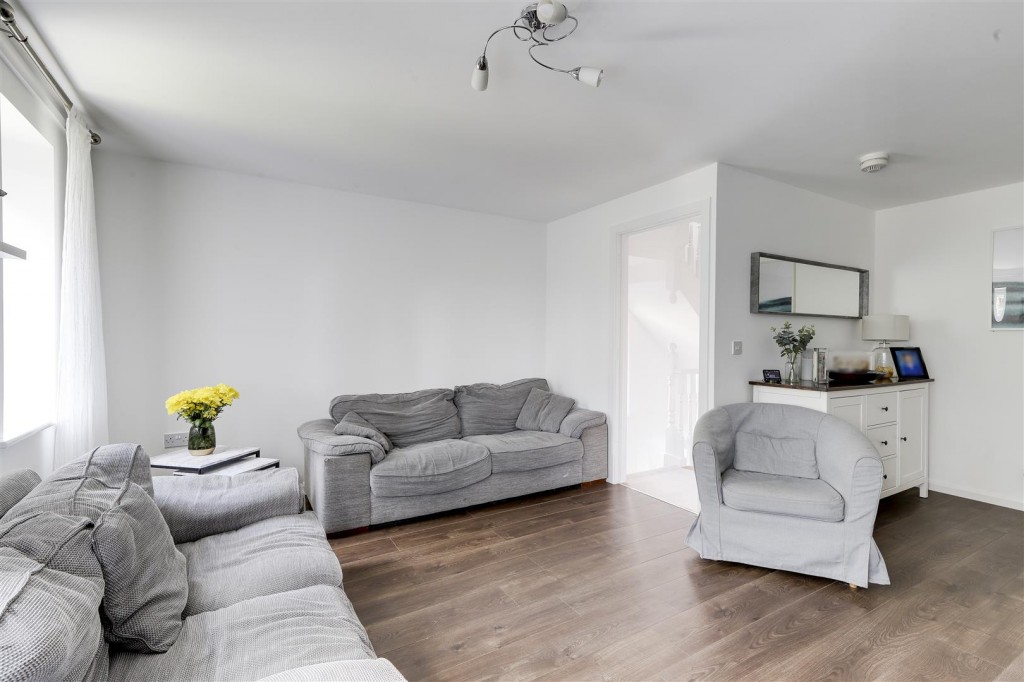 Golf Close, Bulwell, Nottinghamshire, NG6 8YZ