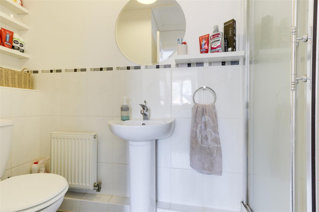 Golf Close, Bulwell, Nottinghamshire, NG6 8YZ