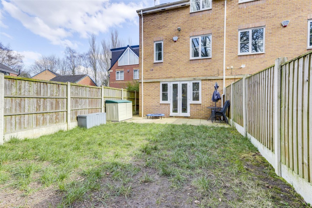 Golf Close, Bulwell, Nottinghamshire, NG6 8YZ