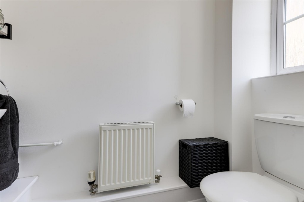 Golf Close, Bulwell, Nottinghamshire, NG6 8YZ
