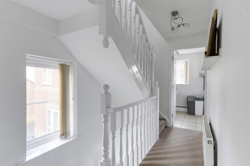 Golf Close, Bulwell, Nottinghamshire, NG6 8YZ