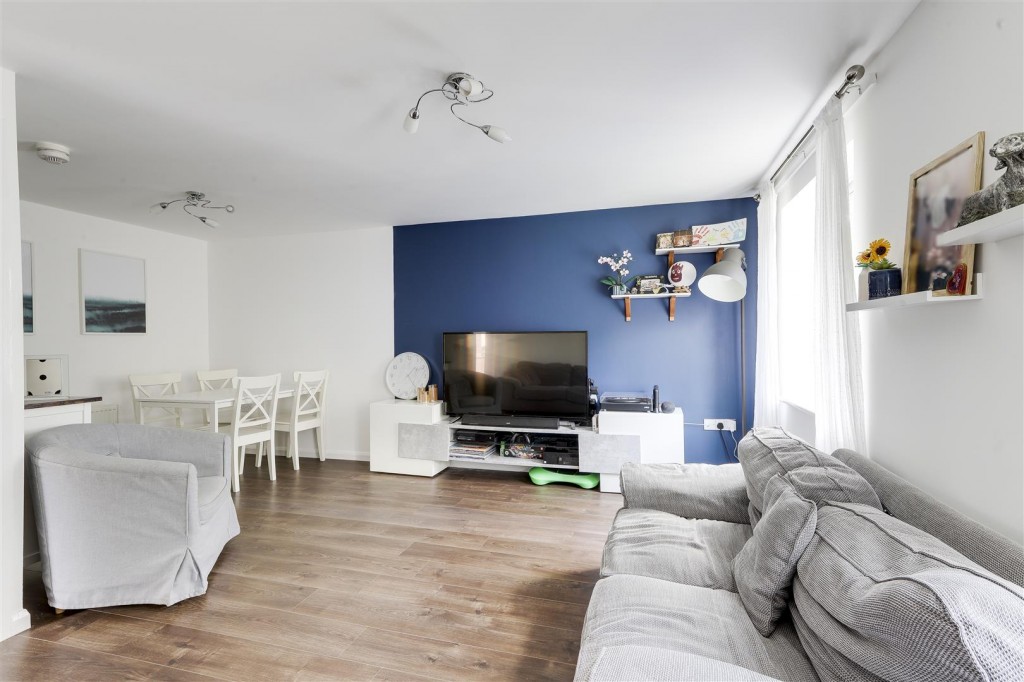 Golf Close, Bulwell, Nottinghamshire, NG6 8YZ