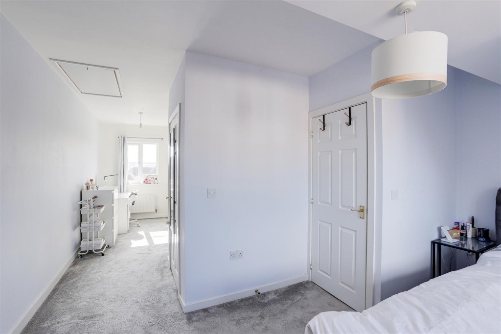 Edison Way, Arnold, Nottinghamshire, NG5 7NE