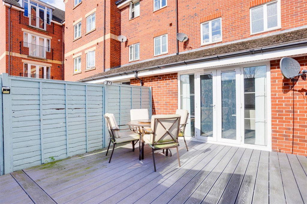Edison Way, Arnold, Nottinghamshire, NG5 7NE
