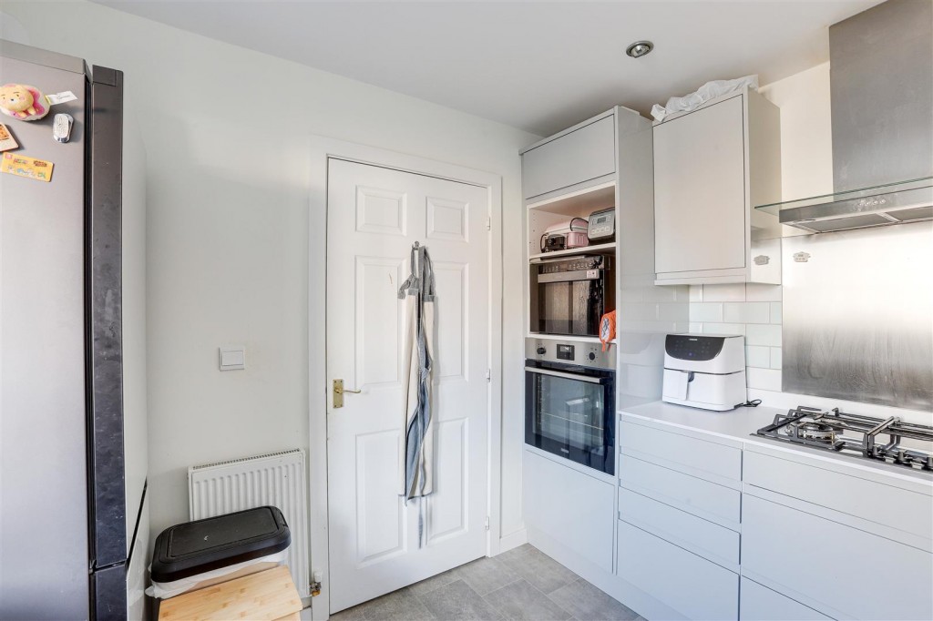 Edison Way, Arnold, Nottinghamshire, NG5 7NE