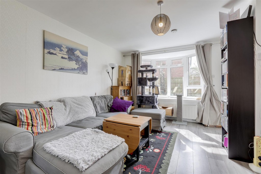 Plumtree Gardens, Calverton, Nottinghamshire, NG14 6GE