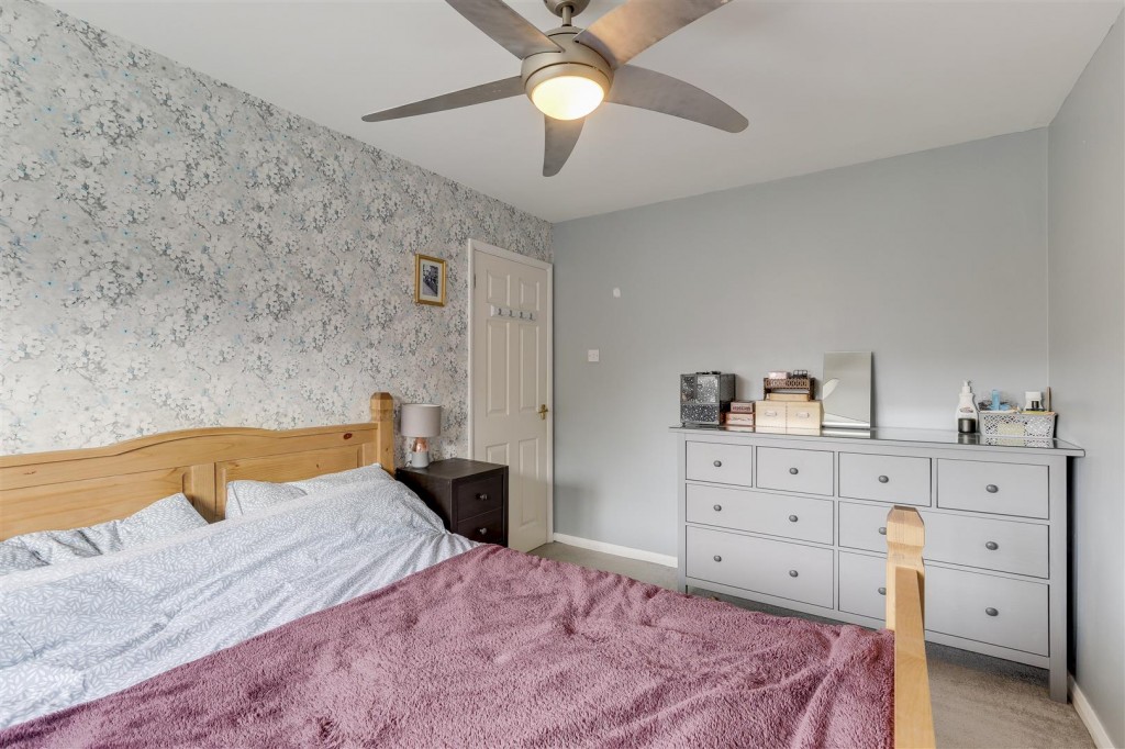 Plumtree Gardens, Calverton, Nottinghamshire, NG14 6GE