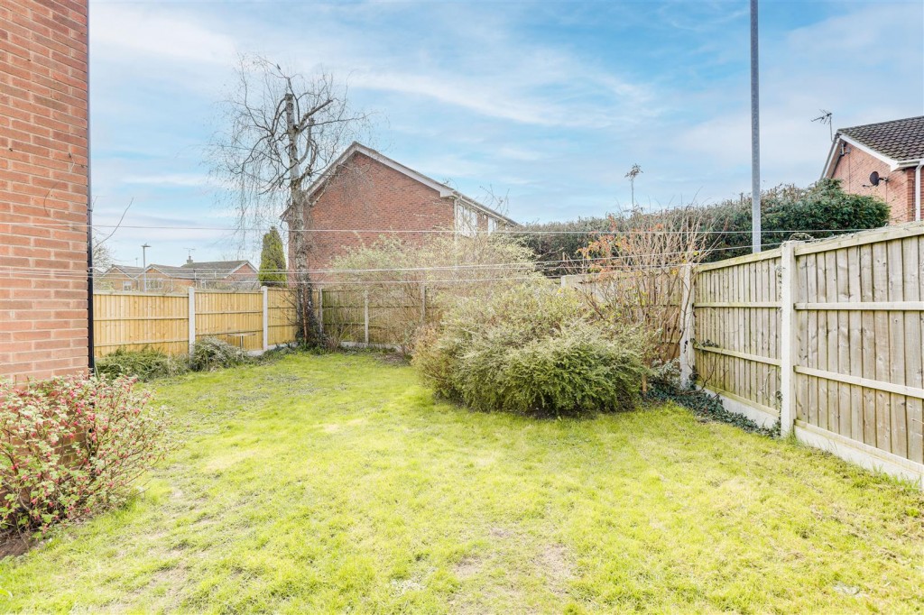 Plumtree Gardens, Calverton, Nottinghamshire, NG14 6GE