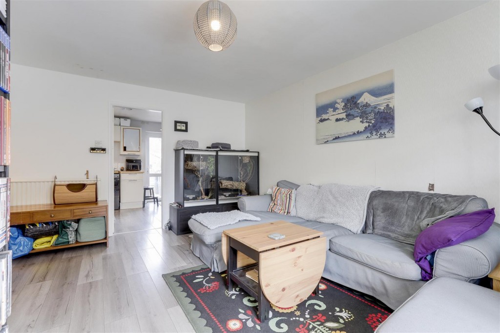 Plumtree Gardens, Calverton, Nottinghamshire, NG14 6GE