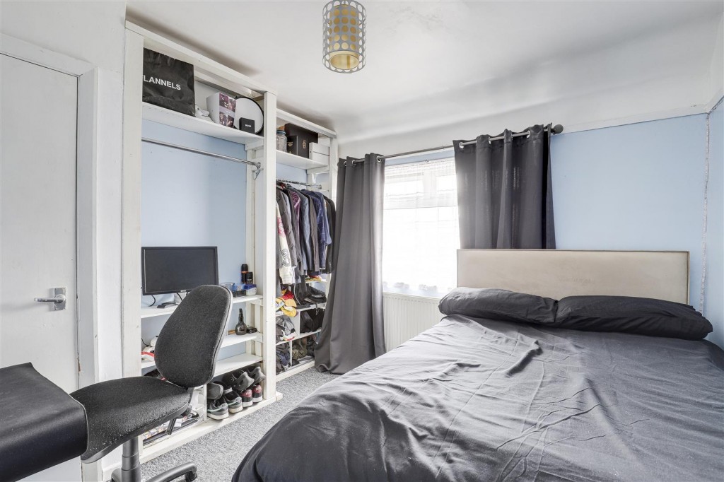 Redhill Road, Arnold, Nottinghamshire, NG5 8GW