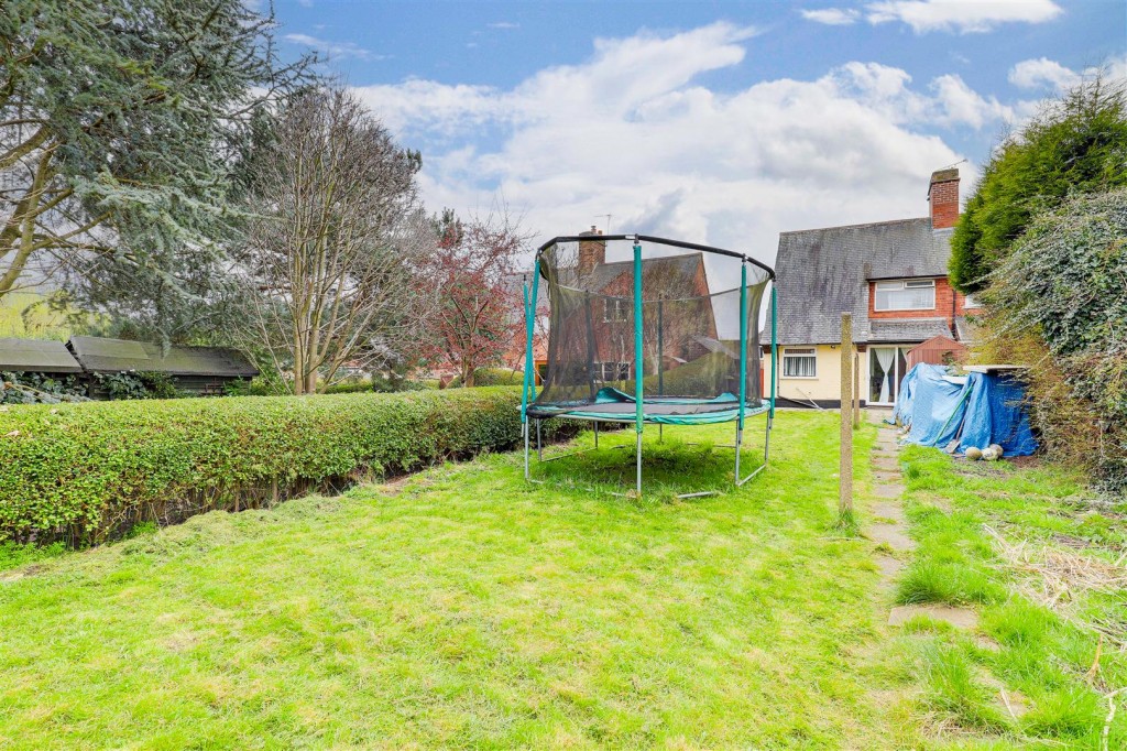 Redhill Road, Arnold, Nottinghamshire, NG5 8GW