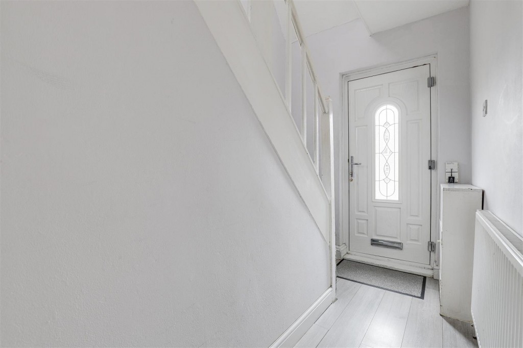 Redhill Road, Arnold, Nottinghamshire, NG5 8GW