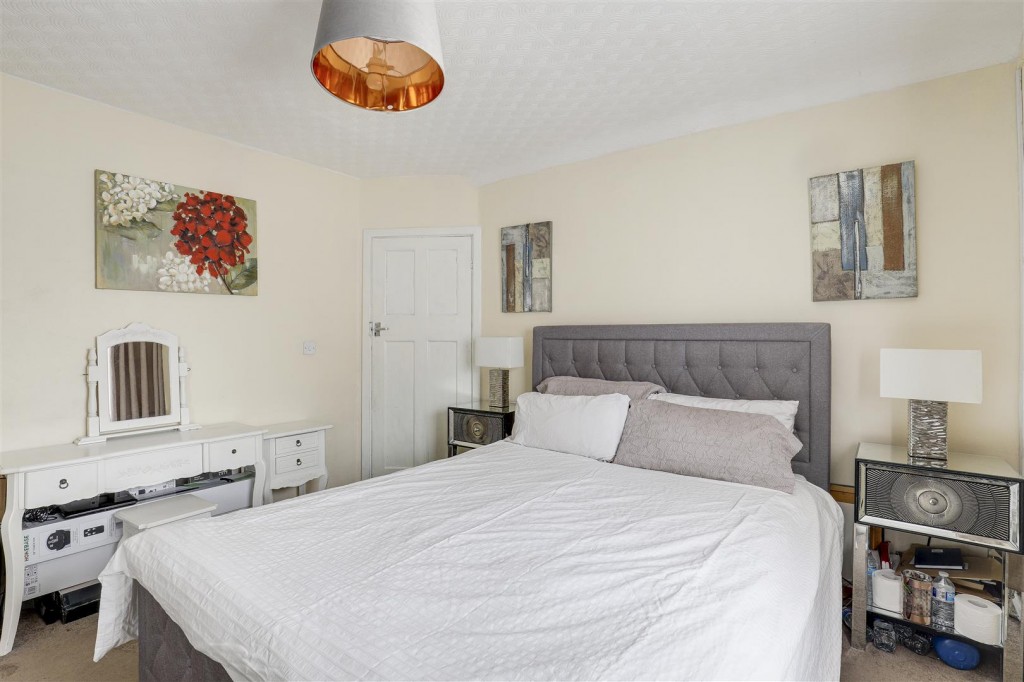 Redhill Road, Arnold, Nottinghamshire, NG5 8GW