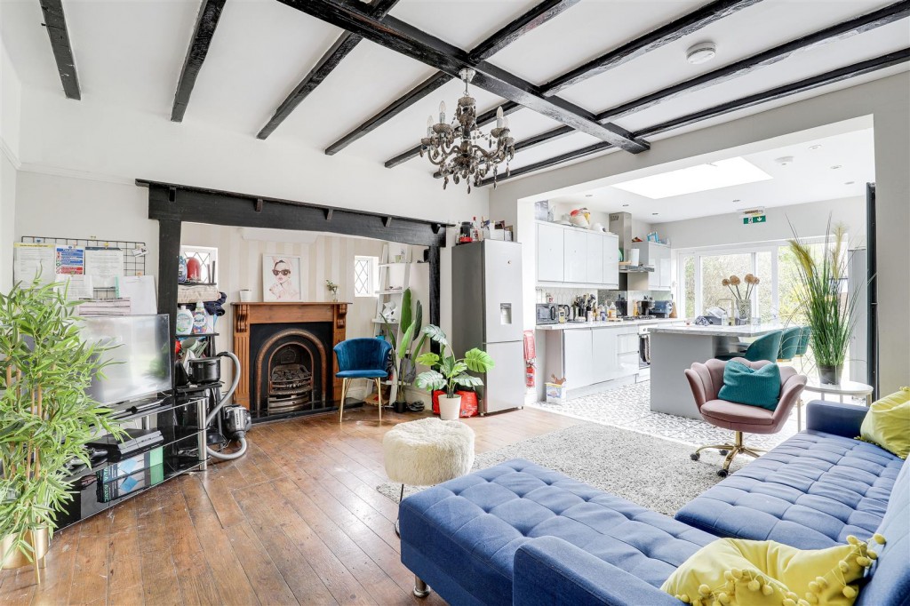 Derby Road, Beeston, Nottinghamshire, NG9 3AP