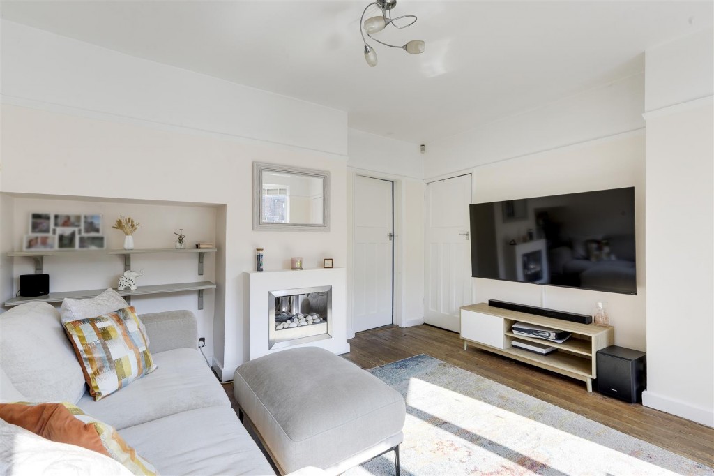 Hallam Road, Mapperley, Nottinghamshire, NG3 6HR