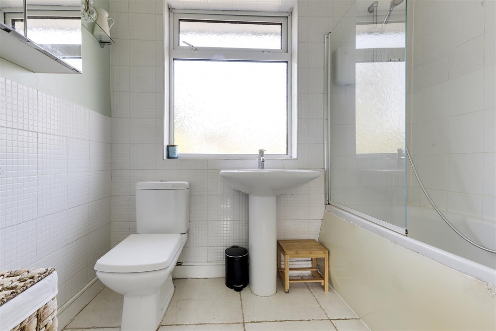 Hallam Road, Mapperley, Nottinghamshire, NG3 6HR
