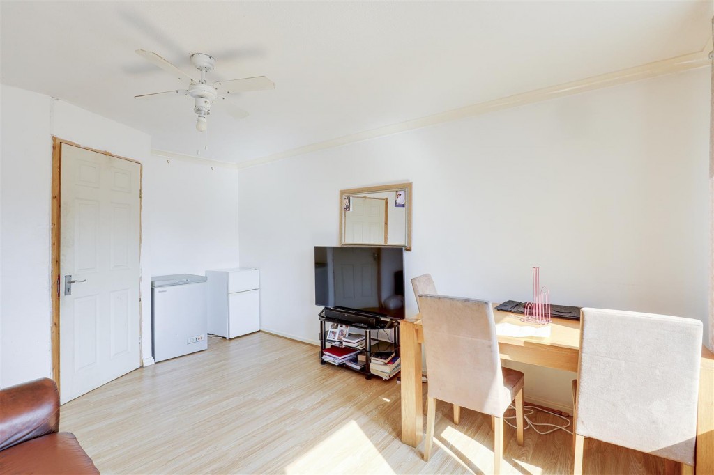 Tulip Avenue, St. Anns, Nottinghamshire, NG3 4PG