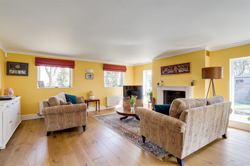 The Pines, Cow Lane, Bramcote, Nottinghamshire, NG9 3BB