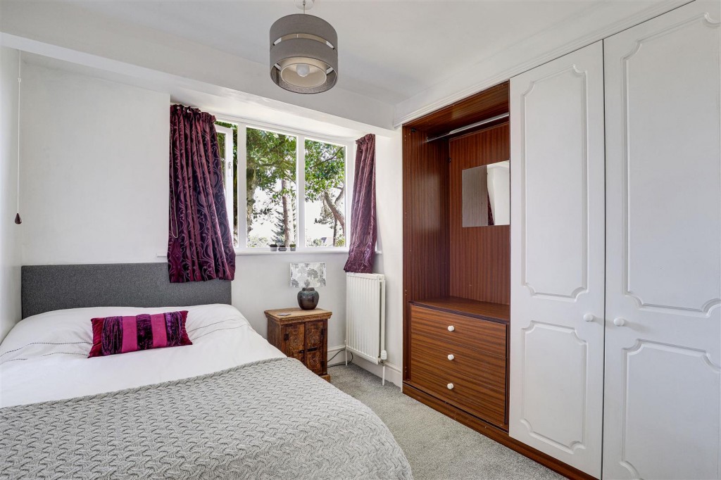 The Pines, Cow Lane, Bramcote, Nottinghamshire, NG9 3BB