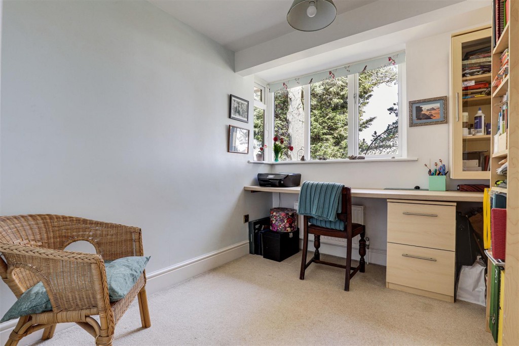 The Pines, Cow Lane, Bramcote, Nottinghamshire, NG9 3BB
