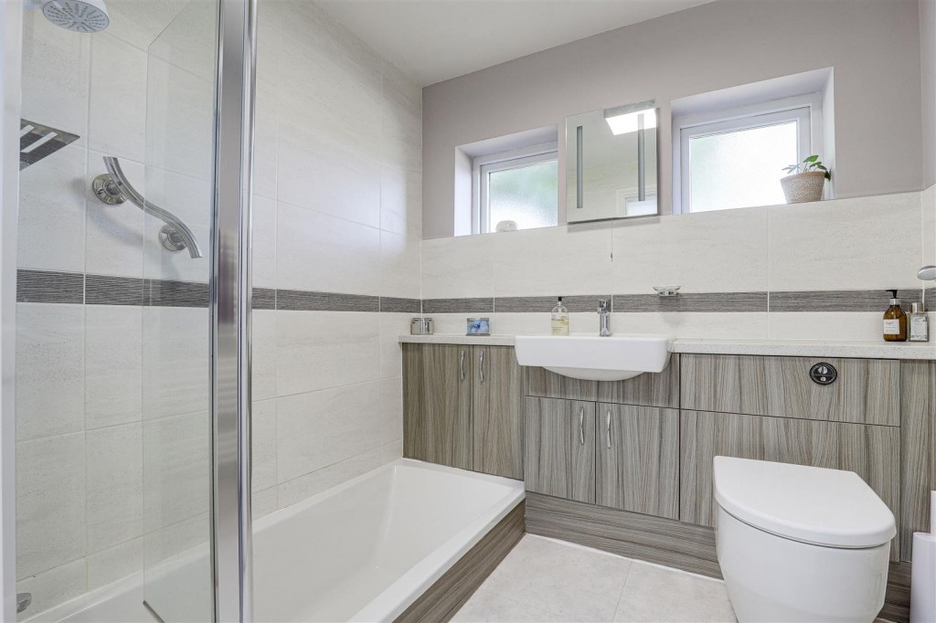 The Pines, Cow Lane, Bramcote, Nottinghamshire, NG9 3BB