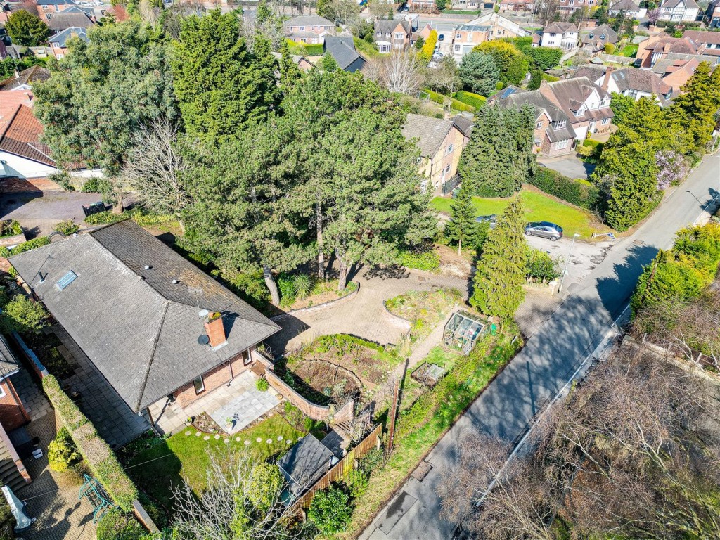 The Pines, Cow Lane, Bramcote, Nottinghamshire, NG9 3BB