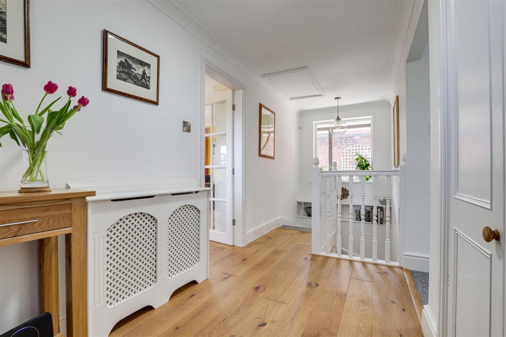 The Pines, Cow Lane, Bramcote, Nottinghamshire, NG9 3BB