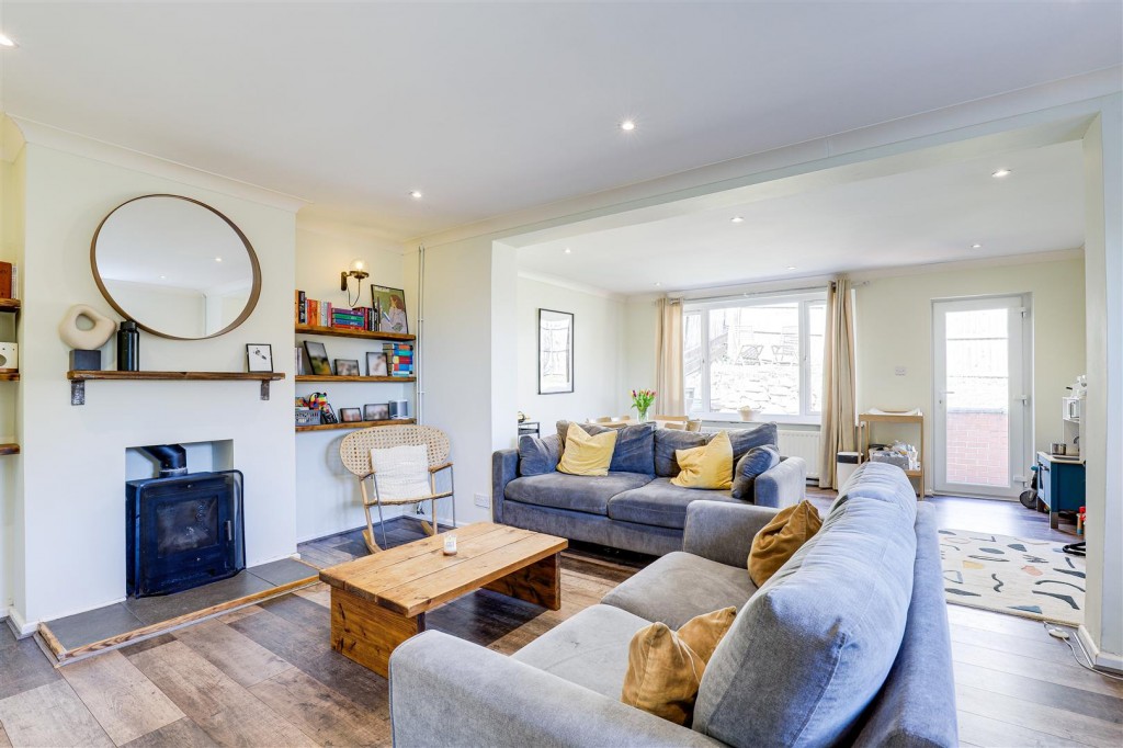 Mays Avenue, Carlton, Nottinghamshire, NG4 1AU