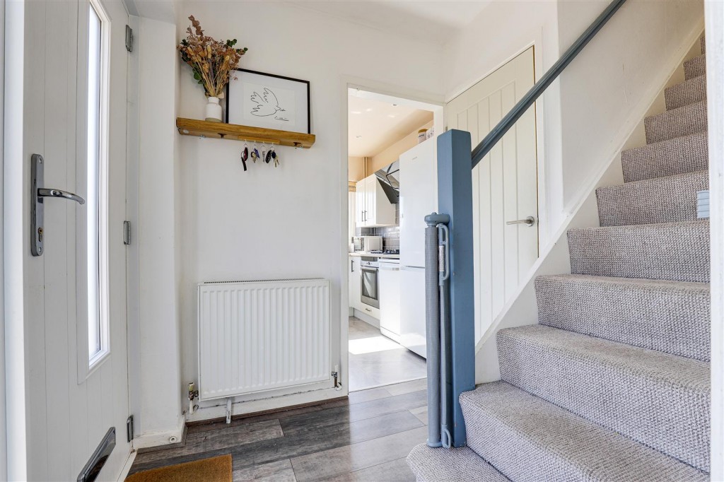 Mays Avenue, Carlton, Nottinghamshire, NG4 1AU
