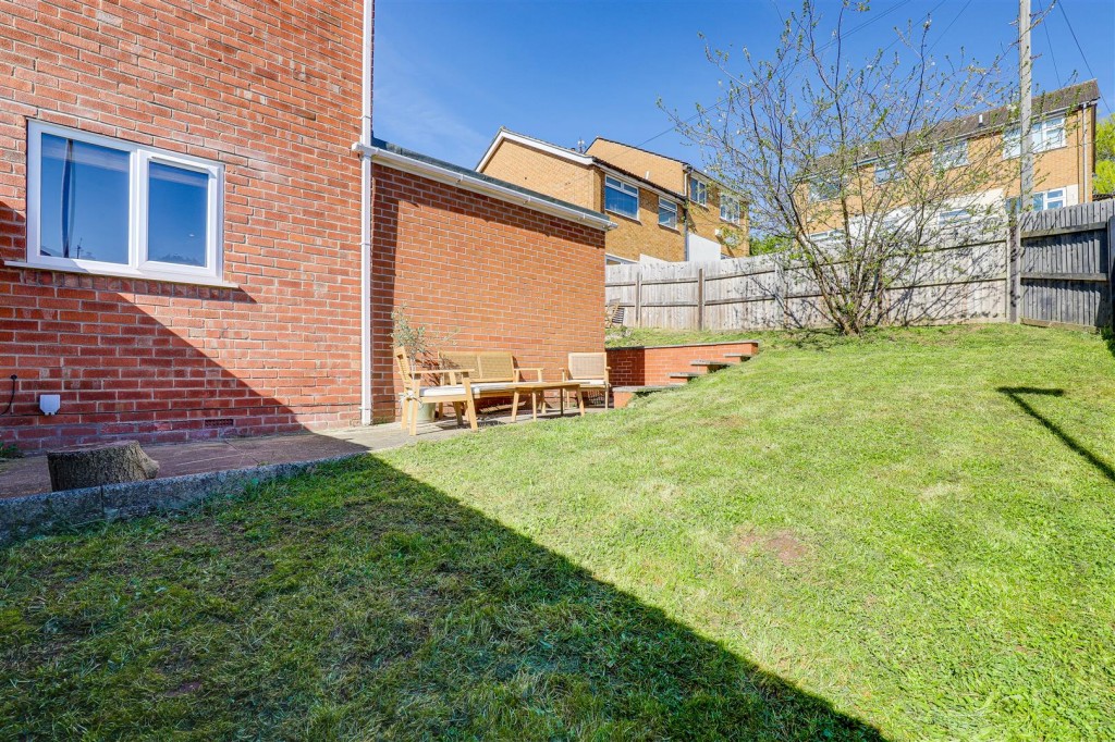 Mays Avenue, Carlton, Nottinghamshire, NG4 1AU