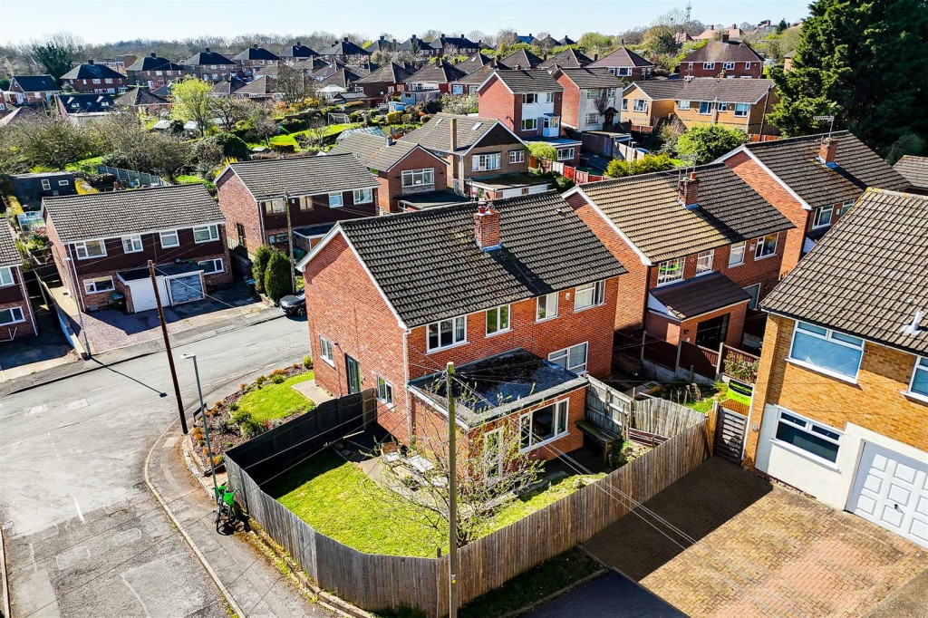 Mays Avenue, Carlton, Nottinghamshire, NG4 1AU