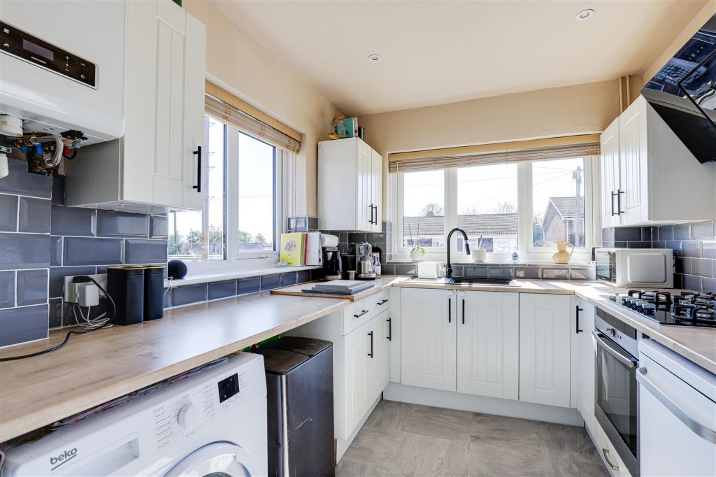 Mays Avenue, Carlton, Nottinghamshire, NG4 1AU
